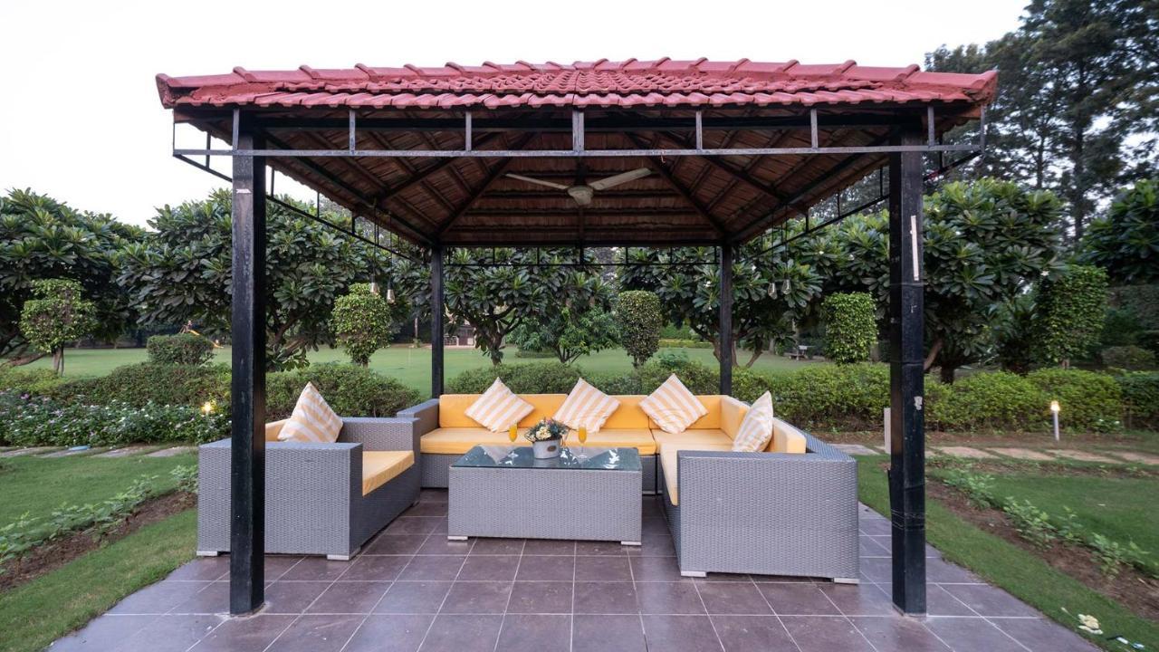 Stayvista At The Banyan Abode With Pool Table, Pet Friendly & Outdoor Pool Manesar Eksteriør billede