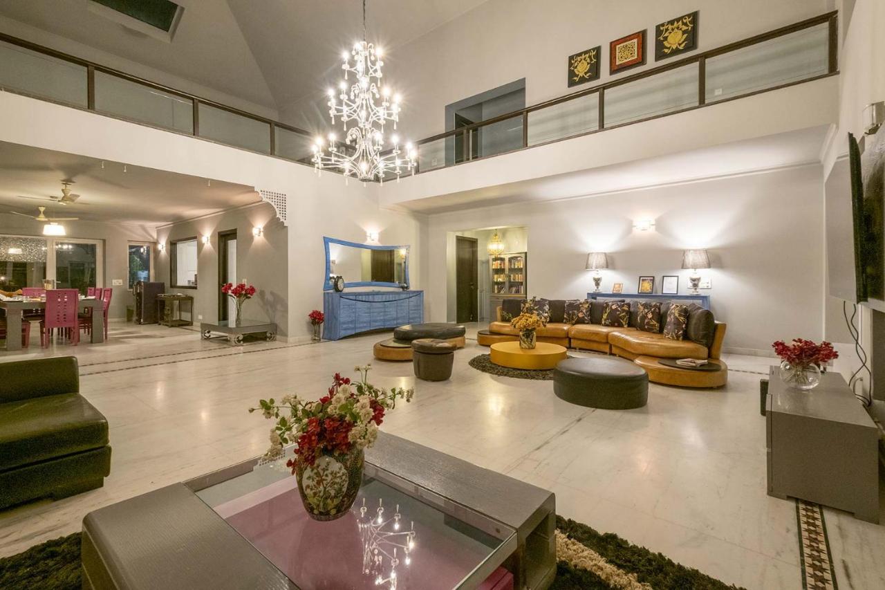 Stayvista At The Banyan Abode With Pool Table, Pet Friendly & Outdoor Pool Manesar Eksteriør billede