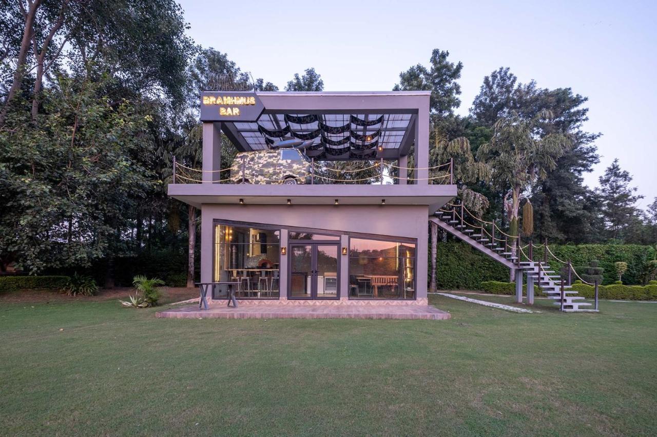 Stayvista At The Banyan Abode With Pool Table, Pet Friendly & Outdoor Pool Manesar Eksteriør billede