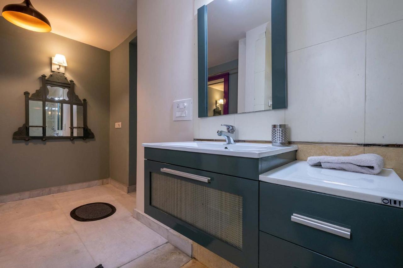 Stayvista At The Banyan Abode With Pool Table, Pet Friendly & Outdoor Pool Manesar Eksteriør billede
